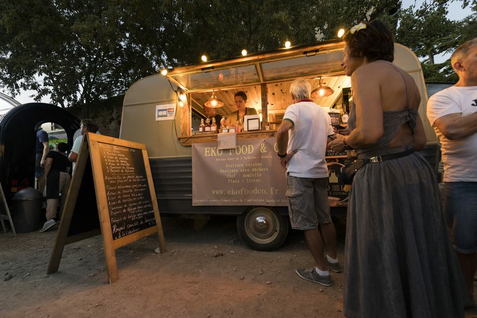 Bernadette, la food caravane, sur un marché